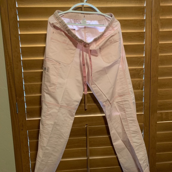 Women’s scrubs - Picture 3 of 8